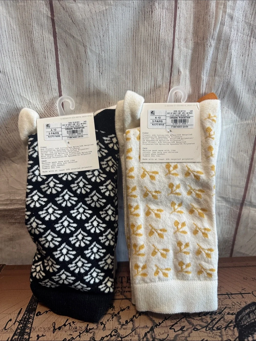 NWT Bundle of 2 a new day Women's Modern Floral Print and Solid 3pk Crew Socks